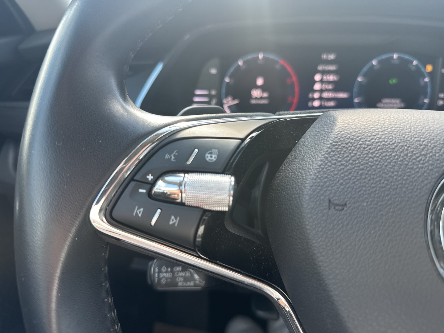 Škoda OCTAVIA Combi Ambition TDI DSG | Bild 11 von 22