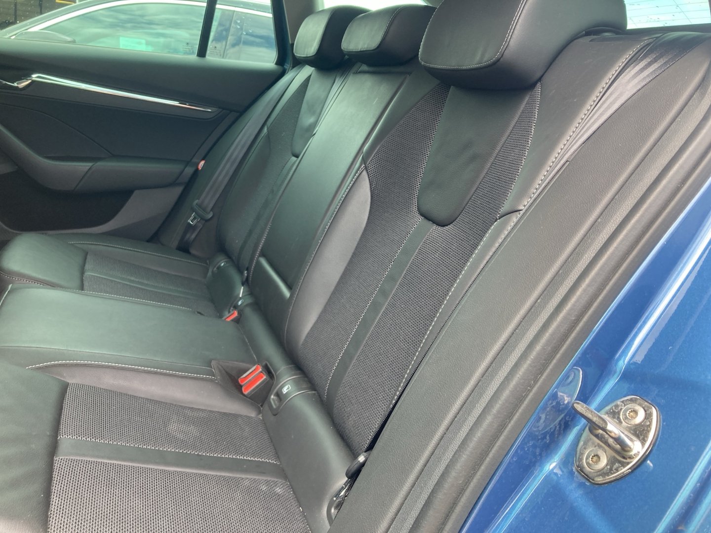 Škoda OCTAVIA Combi Business TDI DSG | Bild 13 von 16