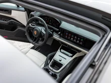 Porsche Cayenne E-Hybrid in CHROMITSCHWARZMETALLIC
