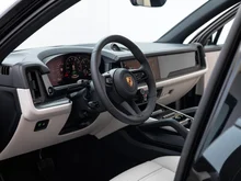 Porsche Cayenne E-Hybrid in CHROMITSCHWARZMETALLIC