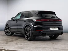 Porsche Cayenne E-Hybrid in CHROMITSCHWARZMETALLIC