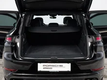 Porsche Cayenne E-Hybrid in CHROMITSCHWARZMETALLIC