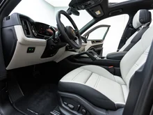 Porsche Cayenne E-Hybrid in CHROMITSCHWARZMETALLIC