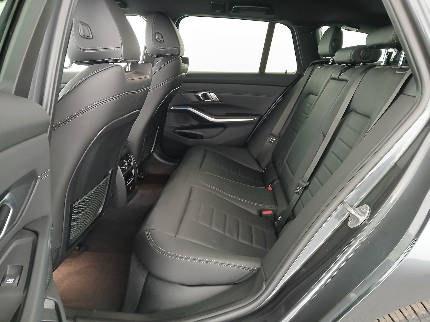 BMW 320e PHEV xDrive Touring Aut. | Bild 31 von 36