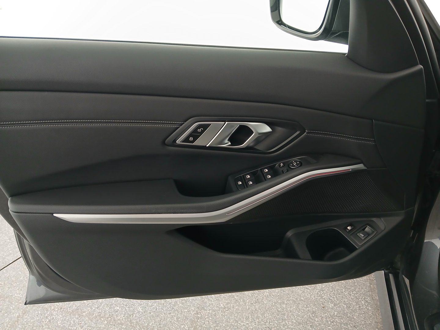 BMW 320e PHEV xDrive Touring Aut. | Bild 10 von 36