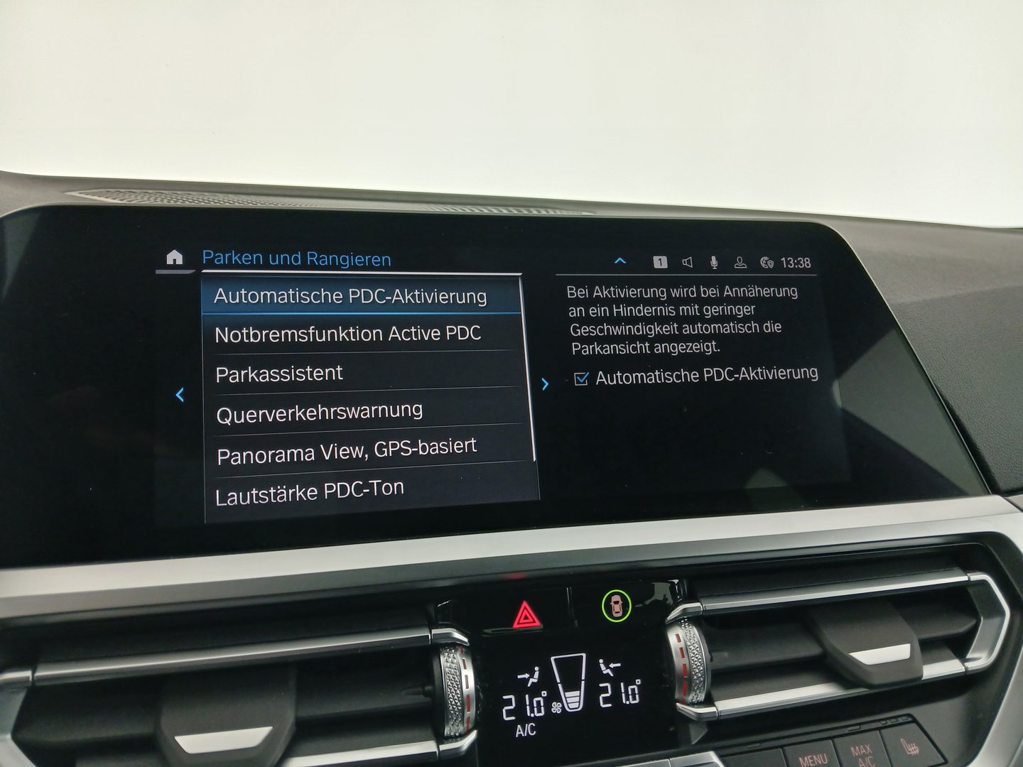 BMW 320e PHEV xDrive Touring Aut. | Bild 21 von 36