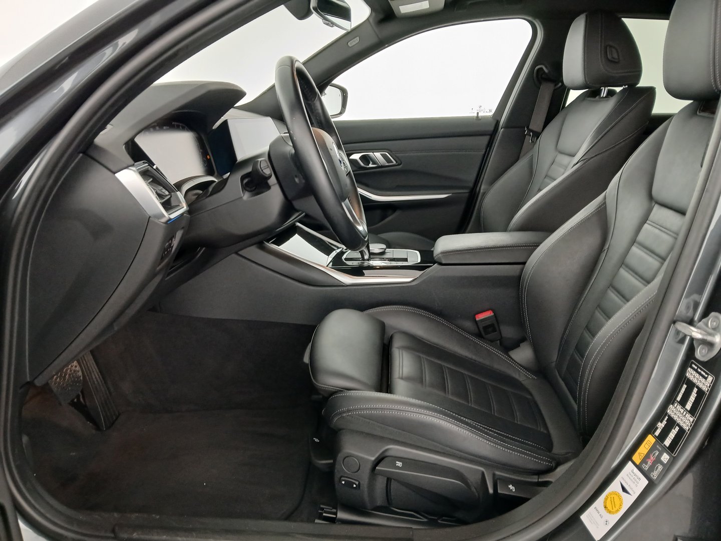 BMW 320e PHEV xDrive Touring Aut. | Bild 13 von 36