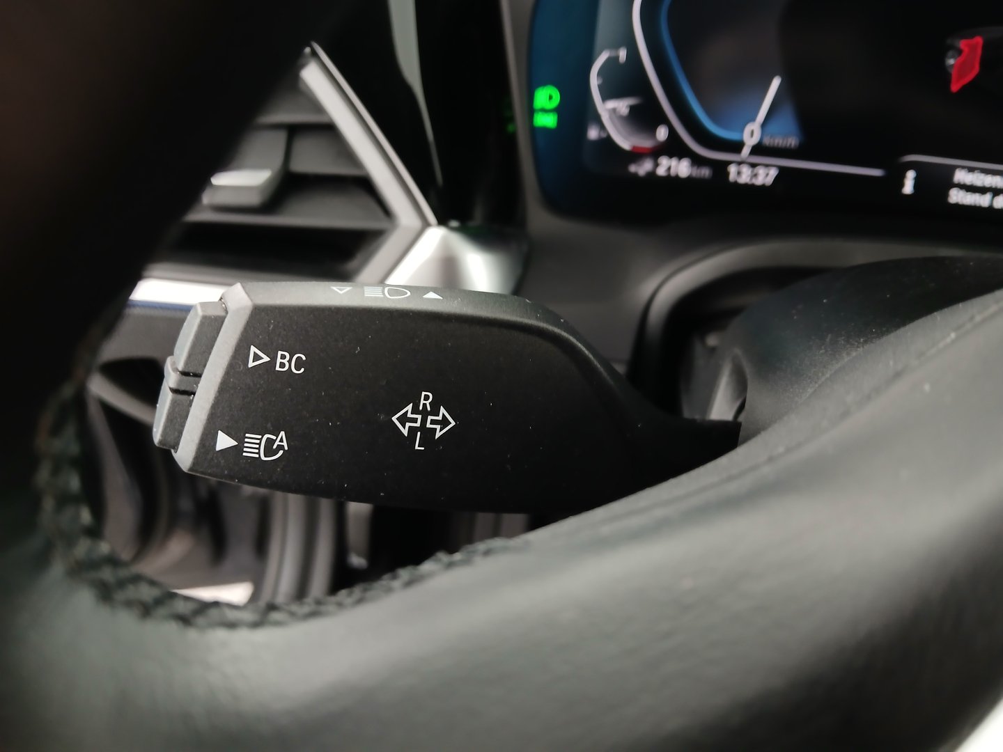 BMW 320e PHEV xDrive Touring Aut. | Bild 18 von 36