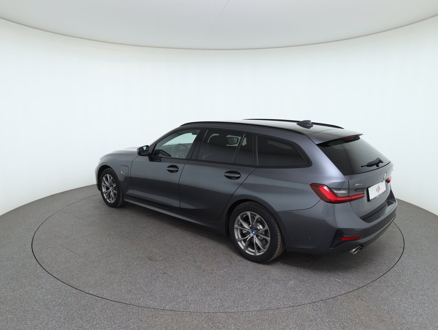 BMW 320e PHEV xDrive Touring Aut. | Bild 7 von 36