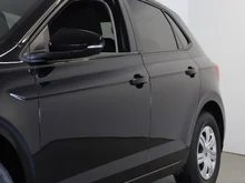 VW Polo 4Me in Deep Black Perleffekt