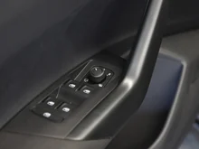 VW Polo 4Me in Deep Black Perleffekt