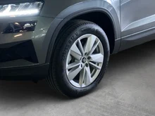 Škoda Karoq 4x4 Selection TDI DSG in Graphit-Grau Metallic