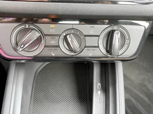Škoda Kamiq Essence TSI in Smokey Diamond-Silber Metallic