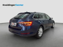 Škoda Superb Combi iV Style DSG in dunkelblau - metallic