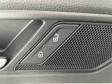 VW Tiguan Elegance eHybrid DSG in URANOGRAU