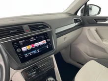 VW Tiguan Elegance eHybrid DSG in URANOGRAU
