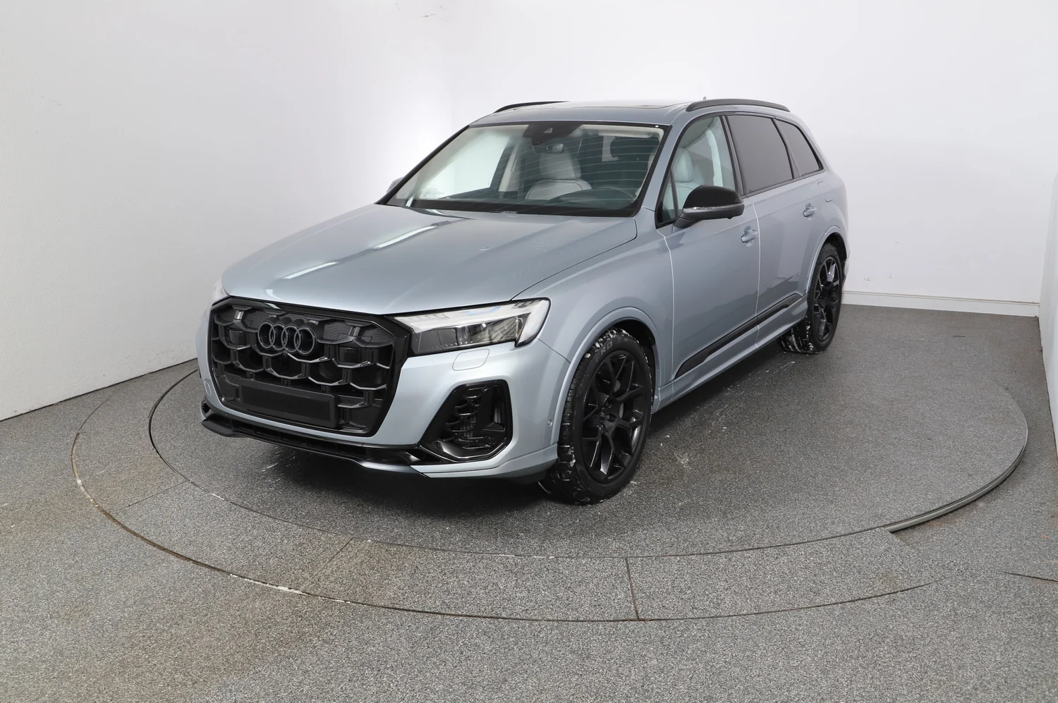 Bild eines Audi Q7 55 TFSI e quattro S line 290 kW