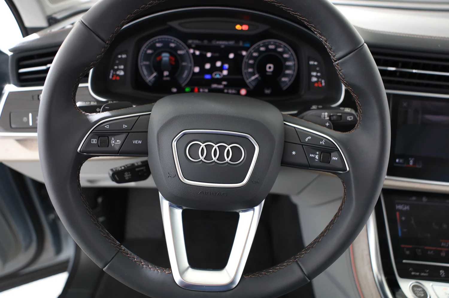 Bild eines Audi Q7 55 TFSI e quattro S line 290 kW