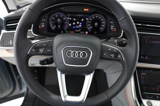 Bild eines Audi Q7 55 TFSI e quattro S line 290 kW