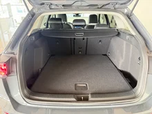 VW Golf Variant Life mHeV TSI DSG in B0 Delfingrau Metallic