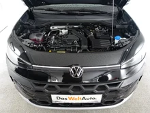 VW T-Roc Life eTSI DSG in Grenadillschwarz Metallic