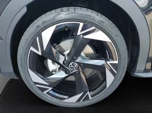 VW T-Roc R-Line eTSI DSG in Grenadillschwarz Metallic