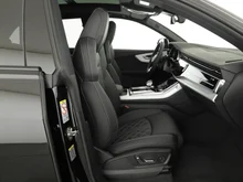 Audi Q8 e-hybrid quattro 360 kW in Mythosschwarz Metallic