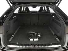 Audi Q8 e-hybrid quattro 360 kW in Mythosschwarz Metallic