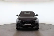 Audi Q8 e-hybrid quattro 360 kW in Mythosschwarz Metallic