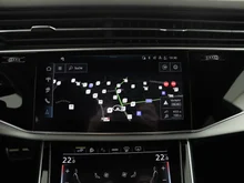 Audi Q8 e-hybrid quattro 360 kW in Mythosschwarz Metallic