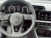 Audi A3 Sportback 30 TFSI in Pfeilgrau Perleffekt