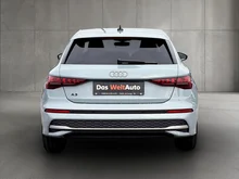 Audi A3 Sportback 30 TFSI in Pfeilgrau Perleffekt