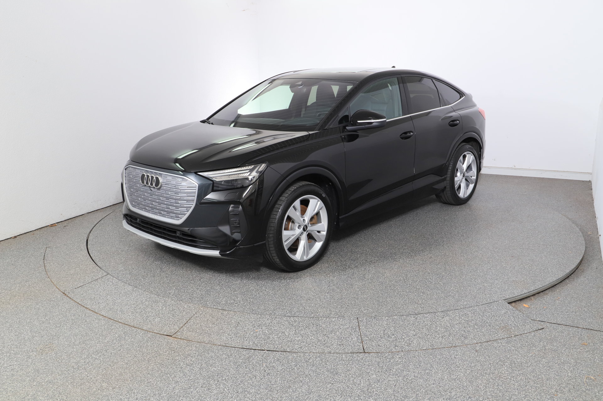 Q4 Sportback 45 e-tron