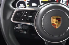 Porsche Cayenne E-Hybrid Platinum Edition in SCHWARZ