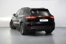 Porsche Cayenne E-Hybrid Platinum Edition in SCHWARZ