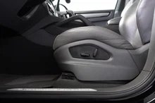 Porsche Cayenne E-Hybrid Platinum Edition in SCHWARZ