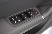 Porsche Cayenne E-Hybrid Platinum Edition in SCHWARZ