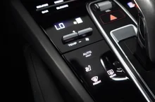 Porsche Cayenne E-Hybrid Platinum Edition in SCHWARZ