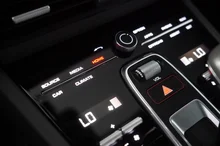 Porsche Cayenne E-Hybrid Platinum Edition in SCHWARZ