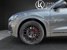 Audi Q8 50 TDI quattro in Daytonagrau Perleffekt