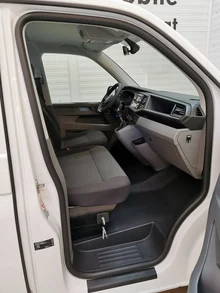 VW Transporter Kombi TDI in Candyweiß