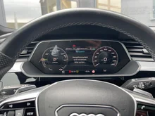 Audi e-tron S 370 kW in Daytonagrau perleffekt