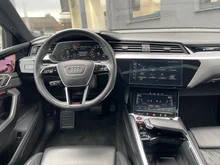 Audi e-tron S 370 kW in Daytonagrau perleffekt