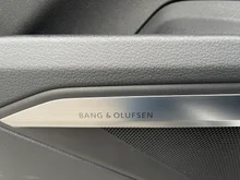 Audi e-tron S 370 kW in Daytonagrau perleffekt