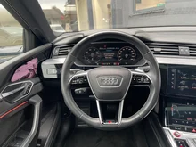 Audi e-tron S 370 kW in Daytonagrau perleffekt
