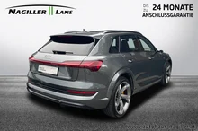 Audi e-tron S 370 kW in Daytonagrau perleffekt