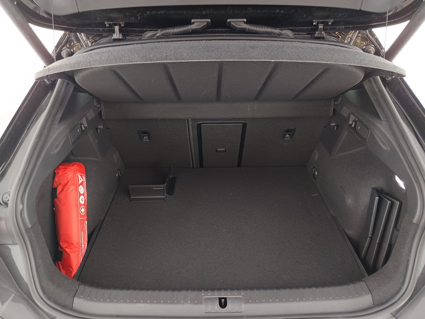 CUPRA Formentor VZ e-HYBRID 245 PS DSG | Bild 33 von 40