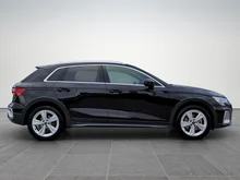 Audi A3 allstreet 35 TFSI in 0E Mythosschwarz Metallic