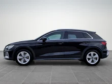 Audi A3 allstreet 35 TFSI in 0E Mythosschwarz Metallic