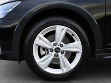 Audi A3 allstreet 35 TFSI in 0E Mythosschwarz Metallic